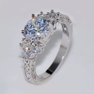New engagement ring W sapphire